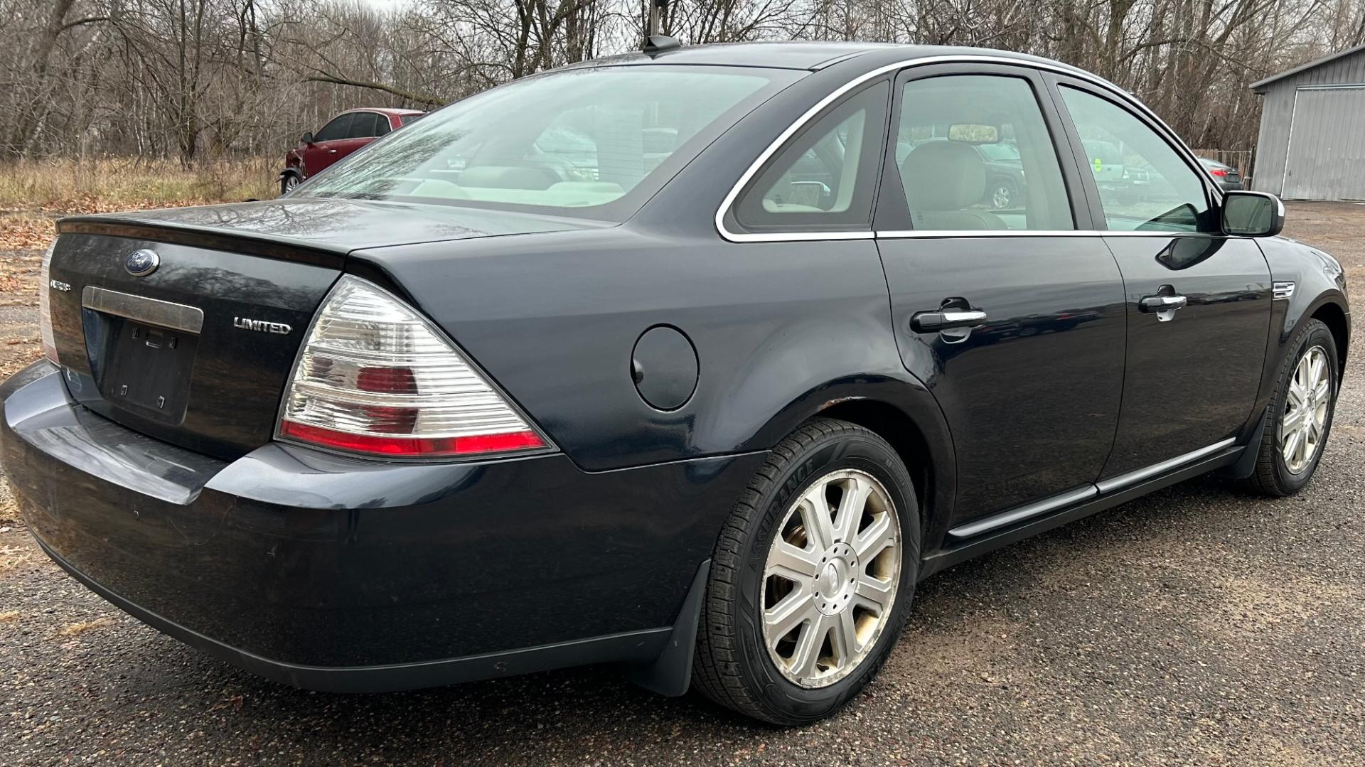 2008 Ford Taurus (1FAHP25W48G) , located at 17255 hwy 65 NE, Ham Lake, MN, 55304, 0.000000, 0.000000 - Photo#4